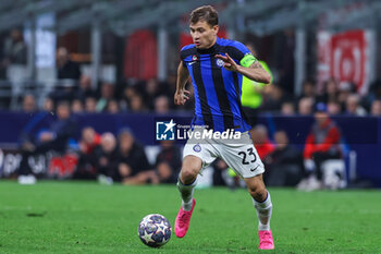 2023-05-10 - pNicolo Barella of FC Internazionale in action during UEFA Champions League 2022/23 Semi-Final 1st  leg football match between AC Milan and FC Internazionale at San Siro Stadium, Milan, Italy on May 10, 2023 - SEMIFINAL - AC MILAN VS INTER - FC INTERNAZIONALE - UEFA CHAMPIONS LEAGUE - SOCCER
