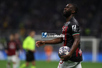 2023-05-16 - Fikayo Tomori of AC Milan reacts during the UEFA Champions League 2022/23 Semi-Final second leg football match between FC Internazionale and AC Milan at Giuseppe Meazza Stadium, Milan, Italy on May 16, 2023 - SEMIFINAL - INTER - FC INTERNAZIONALE VS AC MILAN - UEFA CHAMPIONS LEAGUE - SOCCER