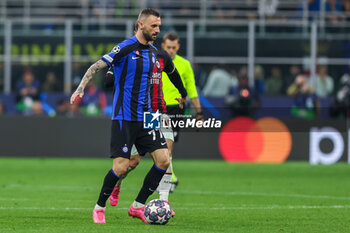 2023-05-16 - Marcelo Brozovic of FC Internazionale in action during the UEFA Champions League 2022/23 Semi-Final second leg football match between FC Internazionale and AC Milan at Giuseppe Meazza Stadium, Milan, Italy on May 16, 2023 - SEMIFINAL - INTER - FC INTERNAZIONALE VS AC MILAN - UEFA CHAMPIONS LEAGUE - SOCCER