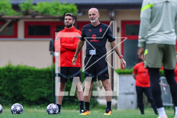 2023-05-09 - Stefano Pioli Head Coach of AC Milan looks on during the AC Milan training session at Milanello Sports Center ahead of their UEFA Champions League semi-final first leg match against FC Internazionale at San Siro Stadium, Milan, Italy on May 09, 2023 - AC MILAN TRAINING SESSION BEFORE THE MATCH AGAINST INTER - INTERNAZIONALE - UEFA CHAMPIONS LEAGUE - SOCCER
