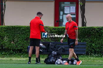 2023-05-15 - Stefano Pioli Head Coach of AC Milan looks on during the AC Milan training session at Milanello Sports Center ahead of their UEFA Champions League semi-final second leg match against FC Internazionale at San Siro Stadium, Milan, Italy on May 15, 2023 - AC MILAN TRAINING BEFORE THE INTER V MILAN MATCH - UEFA CHAMPIONS LEAGUE - SOCCER