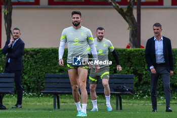 2023-05-15 - Olivier Giroud of AC Milan looks on during the AC Milan training session at Milanello Sports Center ahead of their UEFA Champions League semi-final second leg match against FC Internazionale at San Siro Stadium, Milan, Italy on May 15, 2023 - AC MILAN TRAINING BEFORE THE INTER V MILAN MATCH - UEFA CHAMPIONS LEAGUE - SOCCER
