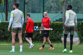 2023-05-15 - Stefano Pioli Head Coach of AC Milan gestures during the AC Milan training session at Milanello Sports Center ahead of their UEFA Champions League semi-final second leg match against FC Internazionale at San Siro Stadium, Milan, Italy on May 15, 2023 - AC MILAN TRAINING BEFORE THE INTER V MILAN MATCH - UEFA CHAMPIONS LEAGUE - SOCCER