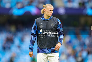 2023-05-18 - Erling Haaland (9) of Manchester City warms up during the UEFA Champions League, Semi-finals, 2nd leg football match between Manchester City and Real Madrid on 17 May 2023 at the Etihad Stadium in Manchester, England - FOOTBALL - CHAMPIONS LEAGUE - MANCHESTER CITY V REAL MADRID - UEFA CHAMPIONS LEAGUE - SOCCER