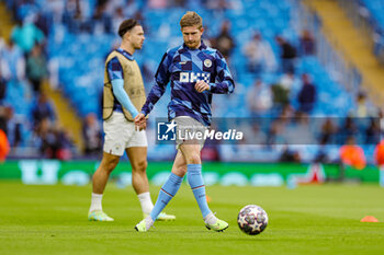 2023-05-18 - Kevin De Bruyne (17) of Manchester City warms up during the UEFA Champions League, Semi-finals, 2nd leg football match between Manchester City and Real Madrid on 17 May 2023 at the Etihad Stadium in Manchester, England - FOOTBALL - CHAMPIONS LEAGUE - MANCHESTER CITY V REAL MADRID - UEFA CHAMPIONS LEAGUE - SOCCER
