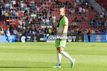 2023-06-03 - 03.06.2023, Eindhoven, PSV Stadion, UEFA Women's Champions League: Barcelona - Wofsburg, Alexandra Popp (11 Wolfsburg) walking across the pitch after the game - UEFA WOMEN'S CHAMPIONS LEAGUE: BARCELONA - WOFSBURG - UEFA CHAMPIONS LEAGUE - SOCCER