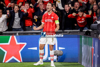2023-08-30 - Luuk de Jong of PSV celebrates after scoring the third goal during the UEFA Champions League, Play-offs, 2nd leg football match between PSV and Rangers on August 30, 2023 at the Philips Stadion in Eindhoven, Netherlands - FOOTBALL - CHAMPIONS LEAGUE - PSV V RANGERS - UEFA CHAMPIONS LEAGUE - SOCCER