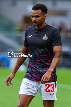 2023-09-19 - Jacob Murphy of Newcastle United FC warms up during UEFA Champions League 2023/24 Group Stage - Group F football match between AC Milan and Newcastle United FC at San Siro Stadium, Milan, Italy on September 19, 2023 - AC MILAN VS NEWCASTLE UNITED FC - UEFA CHAMPIONS LEAGUE - SOCCER