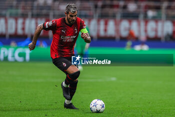 2023-09-19 - Theo Hernandez of AC Milan seen in action during UEFA Champions League 2023/24 Group Stage - Group F football match between AC Milan and Newcastle United FC at San Siro Stadium, Milan, Italy on September 19, 2023 - AC MILAN VS NEWCASTLE UNITED FC - UEFA CHAMPIONS LEAGUE - SOCCER