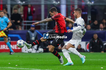 2023-11-07 - Christian Pulisic of AC Milan seen in action during UEFA Champions League 2023/24 Group Stage - Group F football match between AC Milan and Paris Saint-Germain FC at San Siro Stadium, Milan, Italy on November 07, 2023 - AC MILAN VS PARIS SAINT-GERMAIN - UEFA CHAMPIONS LEAGUE - SOCCER