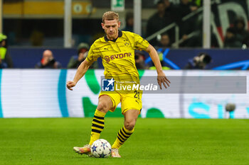 2023-11-28 - Julian Ryerson of Borussia Dortmund seen in action during UEFA Champions League 2023/24 Group Stage - Group F football match between AC Milan and Borussia Dortmund at San Siro Stadium, Milan, Italy on November 28, 2023 - AC MILAN VS BORUSSIA DORTMUND - UEFA CHAMPIONS LEAGUE - SOCCER