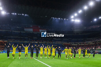 2023-11-28 - Borussia Dortmund players celebrate the victory at the end of the match during UEFA Champions League 2023/24 Group Stage - Group F football match between AC Milan and Borussia Dortmund at San Siro Stadium, Milan, Italy on November 28, 2023 - AC MILAN VS BORUSSIA DORTMUND - UEFA CHAMPIONS LEAGUE - SOCCER