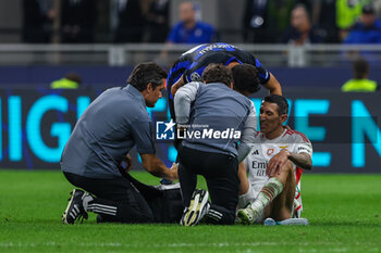 2023-10-03 - Angel Di Maria of SL Benfica injured during the UEFA Champions League 2023/24 Group Stage - Group D football match between FC Internazionale and SL Benfica at Giuseppe Meazza Stadium, Milan, Italy on October 03, 2023 - INTER - FC INTERNAZIONALE VS SL BENFICA - UEFA CHAMPIONS LEAGUE - SOCCER