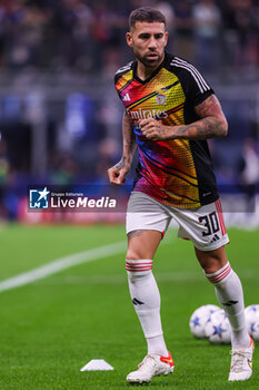 2023-10-03 - Nicolas Otamendi of SL Benfica warms up during the UEFA Champions League 2023/24 Group Stage - Group D football match between FC Internazionale and SL Benfica at Giuseppe Meazza Stadium, Milan, Italy on October 03, 2023 - INTER - FC INTERNAZIONALE VS SL BENFICA - UEFA CHAMPIONS LEAGUE - SOCCER
