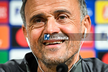 2023-09-18 - Luis ENRIQUE of PSG during the Paris Saint-Germain press conference ahead UEFA Champions League, Group F football match between Paris Saint Germain and Borussia Dortmund on September 18, 2023 at Campus PSG in Poissy, France - FOOTBALL - PARIS SG V BORUSSIA DORTMUND - TRAINING AND PRESS CONFERENCE - UEFA CHAMPIONS LEAGUE - SOCCER