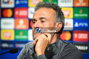 2023-09-18 - Luis ENRIQUE of PSG during the Paris Saint-Germain press conference ahead UEFA Champions League, Group F football match between Paris Saint Germain and Borussia Dortmund on September 18, 2023 at Campus PSG in Poissy, France - FOOTBALL - PARIS SG V BORUSSIA DORTMUND - TRAINING AND PRESS CONFERENCE - UEFA CHAMPIONS LEAGUE - SOCCER