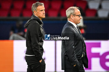 2023-09-19 - Luis ENRIQUE of PSG and Luis CAMPOS of PSG during the UEFA Champions League, Group F football match between Paris Saint Germain and Borussia Dortmund on September 19, 2023 at Parc des Princes stadium in Paris, France - FOOTBALL - UEFA CHAMPIONS LEAGUE - PARIS SG V BORUSSIA DORTMUND - UEFA CHAMPIONS LEAGUE - SOCCER