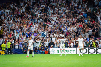 2023-09-20 - Jude Bellingham (Real Madrid) celebrate with the fans after scoring the winning goal of the football match between Real Madrid and Union Berlin valid for the matchday 01 of the Uefa Champions League played at Santiago Bernabeu stadium on September 20, 2023 in Madrid, Spain - REAL MADRID VS UNION BERLIN - UEFA CHAMPIONS LEAGUE - SOCCER