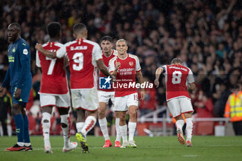 2023-09-20 - GOAL 2-0 Arsenal midfielder Leandro Trossard (19) scores and celebrates during the Champions League match between Arsenal and PSV Eindhoven at the Emirates Stadium, London, England on 20 September 2023. Photo Ian Stephen /ProSportsImages / DPPI - FOOTBALL - CHAMPIONS LEAGUE - ARSENAL V PSV EINDHOVEN - UEFA CHAMPIONS LEAGUE - SOCCER