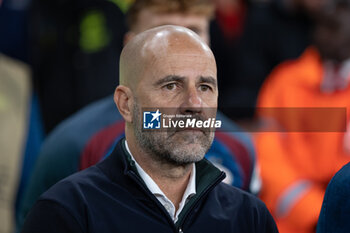 2023-09-20 - PSV Eindhoven manager Peter Bosz during the Champions League match between Arsenal and PSV Eindhoven at the Emirates Stadium, London, England on 20 September 2023. Photo Ian Stephen /ProSportsImages / DPPI - FOOTBALL - CHAMPIONS LEAGUE - ARSENAL V PSV EINDHOVEN - UEFA CHAMPIONS LEAGUE - SOCCER