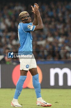 2023-10-03 - Victor Osimen of SSC Napoli greets his fans under the curve during the Uefa Champions League between SSC Napoli vs Real Madrid FC at Diego Armando Maradona Stadium - SSC NAPOLI VS REAL MADRID FC - UEFA CHAMPIONS LEAGUE - SOCCER