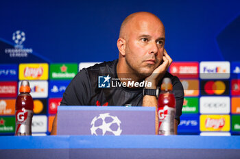 2023-10-03 - Arne Slot, coach of Feyenoord, during the press conference the day before the football match of Champions League against Atletico Madrid on October 03, 2023 at Civitas Metropolitano stadium in Madrid, Spain - TRAINING SESSION AND PRESS CONFERENCE OF FEYENOORD - UEFA CHAMPIONS LEAGUE - SOCCER