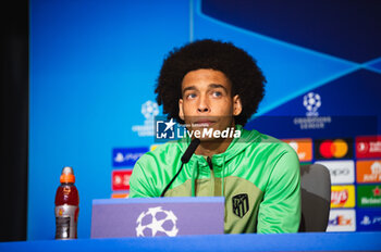 2023-10-03 - Axel Witsel (Atletico Madrid) during the press conference the day before the football match of Champions League against Feyenoord on October 03, 2023 at Civitas Metropolitano stadium in Madrid, Spain - PRESS CONFERENCE OF ATLETICO MADRID - UEFA CHAMPIONS LEAGUE - SOCCER