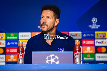 2023-10-03 - Diego Pablo Simeone, coach of Atletico Madrid, during the press conference the day before the football match of Champions League against Feyenoord on October 03, 2023 at Civitas Metropolitano stadium in Madrid, Spain - PRESS CONFERENCE OF ATLETICO MADRID - UEFA CHAMPIONS LEAGUE - SOCCER