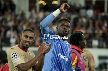 2023-10-03 - Lens goalkeeper Brice Samba salutes the supporters following the UEFA Champions League, Group B football match between RC Lens and Arsenal FC on October 3, 2023 at Bollaert-Delelis stadium in Lens, France - FOOTBALL - CHAMPIONS LEAGUE - LENS V ARSENAL - UEFA CHAMPIONS LEAGUE - SOCCER