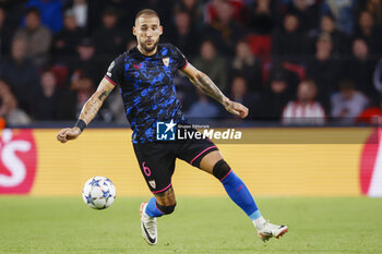 2023-10-03 - Nemanja Gudelj of Sevilla FC during the UEFA Champions League, Group B football match between PSV Eindhoven and Sevilla FC on October 3, 2023 at the Phillips Stadion in Eindhoven, Netherlands - FOOTBALL - CHAMPIONS LEAGUE - PSV EINDHOVEN V SEVILLA - UEFA CHAMPIONS LEAGUE - SOCCER