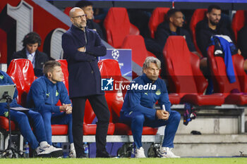 2023-10-03 - Coach Peter Bosz of PSV during the UEFA Champions League, Group B football match between PSV Eindhoven and Sevilla FC on October 3, 2023 at the Phillips Stadion in Eindhoven, Netherlands - FOOTBALL - CHAMPIONS LEAGUE - PSV EINDHOVEN V SEVILLA - UEFA CHAMPIONS LEAGUE - SOCCER