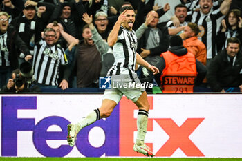 2023-10-04 - Fabian SCHAR of Newcastle celebrates his goal during the UEFA Champions League, Group F football match between Newcastle United FC and Paris Saint-Germain on October 4, 2023 at St James's Park in Newcastle upon Tyne, England - FOOTBALL - CHAMPIONS LEAGUE - NEWCASTLE V PARIS SG - UEFA CHAMPIONS LEAGUE - SOCCER