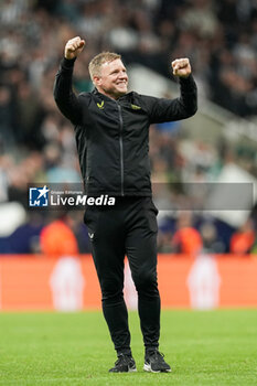 2023-10-04 - Newcastle United Manager Eddie Howe celebrates after the UEFA Champions League, Group F football match between Newcastle United and Paris Saint-Germain on October 4, 2023 at St James' Park in Newcastle, England - FOOTBALL - CHAMPIONS LEAGUE - NEWCASTLE V PARIS SG - UEFA CHAMPIONS LEAGUE - SOCCER