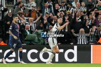 2023-10-04 - Newcastle United defender Fabian Schar (5) celebrates his goal 4-1 and celebrates during the UEFA Champions League, Group F football match between Newcastle United and Paris Saint-Germain on October 4, 2023 at St James' Park in Newcastle, England - FOOTBALL - CHAMPIONS LEAGUE - NEWCASTLE V PARIS SG - UEFA CHAMPIONS LEAGUE - SOCCER