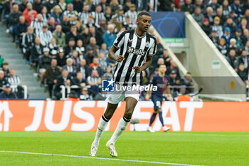 2023-10-04 - Newcastle United forward Alexander Isak during the UEFA Champions League, Group F football match between Newcastle United and Paris Saint-Germain on October 4, 2023 at St James' Park in Newcastle, England - FOOTBALL - CHAMPIONS LEAGUE - NEWCASTLE V PARIS SG - UEFA CHAMPIONS LEAGUE - SOCCER