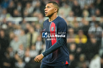 2023-10-04 - Kylian MBAPPE of PSG looks dejected during the UEFA Champions League, Group F football match between Newcastle United FC and Paris Saint-Germain on October 4, 2023 at St James' Park in Newcastle upon Tyne, England - FOOTBALL - CHAMPIONS LEAGUE - NEWCASTLE V PARIS SG - UEFA CHAMPIONS LEAGUE - SOCCER
