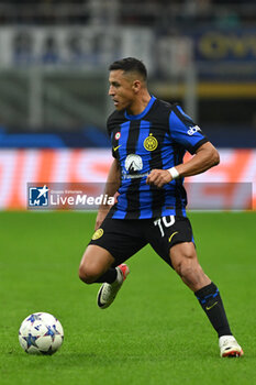 2023-10-24 - Alessandro Bastoni of FC Inter during the UEFA Champions League match between Inter FC Internazionale and FC Salzburg , on October 24, 2023, at Giuseppe Meazza San Siro Siro stadium in Milan, Italy. Photo Tiziano Ballabio - INTER - FC INTERNAZIONALE VS FC SALZBURG - UEFA CHAMPIONS LEAGUE - SOCCER