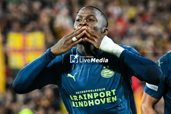 2023-10-24 - Johan BAKAYOKO of PSV Eindhoven celebrates his goal during the UEFA Champions League, Group B football match between RC Lens and PSV Eindhoven on October 24, 2023 at Bollaert-Delelis stadium in Lens, France - FOOTBALL - CHAMPIONS LEAGUE - LENS V PSV - UEFA CHAMPIONS LEAGUE - SOCCER