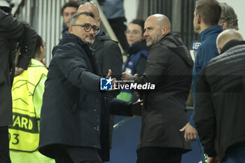 2023-10-24 - Coach of RC Lens Franck Haise salutes Coach of PSV Eindhoven Peter Bosz following the UEFA Champions League, Group B football match between RC Lens (RCL) and PSV Eindhoven on October 24, 2023 at Stade Bollaert-Delelis in Lens, France - FOOTBALL - CHAMPIONS LEAGUE - LENS V PSV - UEFA CHAMPIONS LEAGUE - SOCCER