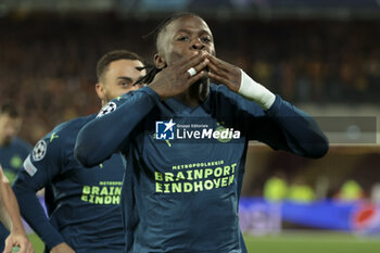2023-10-24 - Johan Bakayoko of PSV Eindhoven celebrates his goal during the UEFA Champions League, Group B football match between RC Lens (RCL) and PSV Eindhoven on October 24, 2023 at Stade Bollaert-Delelis in Lens, France - FOOTBALL - CHAMPIONS LEAGUE - LENS V PSV - UEFA CHAMPIONS LEAGUE - SOCCER