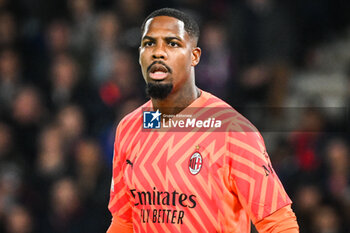 2023-10-25 - Mike MAIGNAN of AC Milan during the UEFA Champions League, Group F football match between Paris Saint-Germain and AC Milan on October 25, 2023 at Parc des Princes stadium in Paris, France - FOOTBALL - CHAMPIONS LEAGUE - PARIS SG V MILAN - UEFA CHAMPIONS LEAGUE - SOCCER