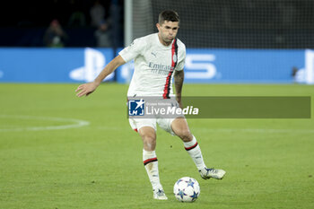 2023-10-25 - Christian Pulisic of AC Milan during the UEFA Champions League, Group F football match between Paris Saint-Germain and AC Milan on October 25, 2023 at Parc des Princes stadium in Paris, France - FOOTBALL - CHAMPIONS LEAGUE - PARIS SG V MILAN - UEFA CHAMPIONS LEAGUE - SOCCER
