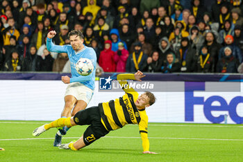 2023-10-26 - Jack Grealish (10) of Manchester City and Lewin Blum of Young Boys during the UEFA Champions League, Group G football match between BSC Young Boys and Manchester City on 25 October 2023 at Stade de Suisse in Bern, Switzerland - FOOTBALL - CHAMPIONS LEAGUE - YOUNG BOYS V MANCHESTER CITY - UEFA CHAMPIONS LEAGUE - SOCCER