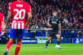 2023-11-07 - Cameron Carter Vickers (Celtic) in action with the ball during the football match of Uefa Champions League between Atletico Madrid vs Celtic played at Civitas Metropolitano stadium on November 07, 2023 in Madrid, Spain - ATLETICO MADRID VS CELTIC - UEFA CHAMPIONS LEAGUE - SOCCER