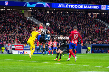 2023-11-07 - Joe Hart (Celtic) saves a ball during the football match of Uefa Champions League between Atletico Madrid vs Celtic played at Civitas Metropolitano stadium on November 07, 2023 in Madrid, Spain - ATLETICO MADRID VS CELTIC - UEFA CHAMPIONS LEAGUE - SOCCER
