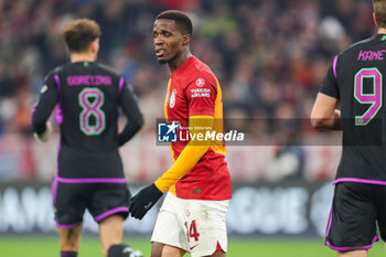 2023-11-08 - Galatasaray forward Wilfried Zaha during the UEFA Champions League, Group A football match between Bayern Munich and Galatasaray on 8 November 2023 at Allianz Arena in Munich, Germany - FOOTBALL - CHAMPIONS LEAGUE - BAYERN MUNICH V GALATASARAY - UEFA CHAMPIONS LEAGUE - SOCCER
