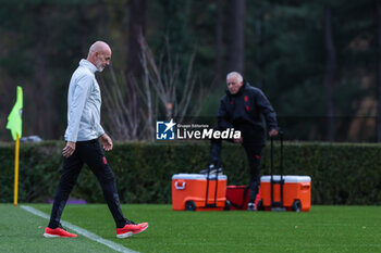 2023-11-27 - Stefano Pioli Head Coach of AC Milan seen during the AC Milan training session at Milanello Sports Center ahead of their UEFA Champions League 2023/24 Group Stage F match against Borussia Dortmund at Centro Sportivo Milanello, Carnago, Italy on November 27, 2023 - AC MILAN TRAINING - UEFA CHAMPIONS LEAGUE - SOCCER