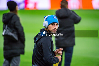 2023-11-28 - Eljif Elmas of Napoli seen during field recognition a day before the Champions League football match between Real Madrid and Napoli at Bernabeu Stadium in Madrid, Spain. - CHAMPIONS LEAGUE: NAPOLI PRESS CONFERENCE IN MADRID - UEFA CHAMPIONS LEAGUE - SOCCER