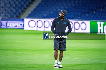 2023-11-28 - Andre Zambo Anguissa of Napoli seen during field recognition a day before the Champions League football match between Real Madrid and Napoli at Bernabeu Stadium in Madrid, Spain. - CHAMPIONS LEAGUE: NAPOLI PRESS CONFERENCE IN MADRID - UEFA CHAMPIONS LEAGUE - SOCCER