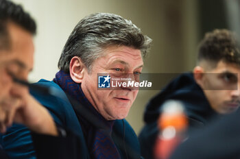 2023-11-28 - Walter Mazzarri, coach of Napoli, seen speaking during the press conference of the Champions League football match between Real Madrid and Napoli at Bernabeu Stadium in Madrid, Spain. - CHAMPIONS LEAGUE: NAPOLI PRESS CONFERENCE IN MADRID - UEFA CHAMPIONS LEAGUE - SOCCER